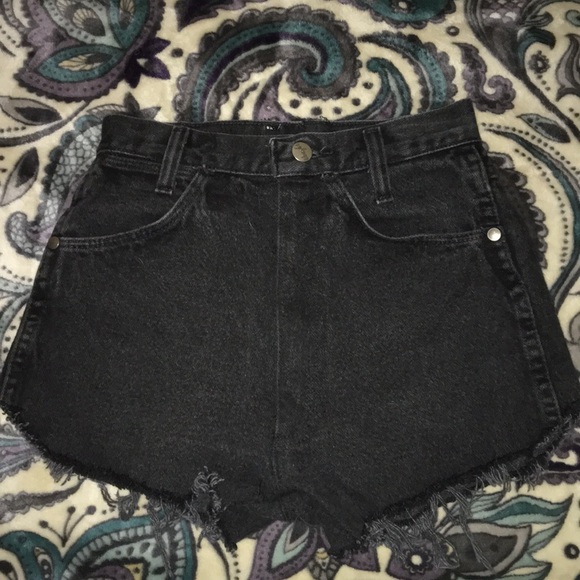 Wrangler Pants - Black Wrangler Shorts Wrangler Pants - Black Wrangler Shorts